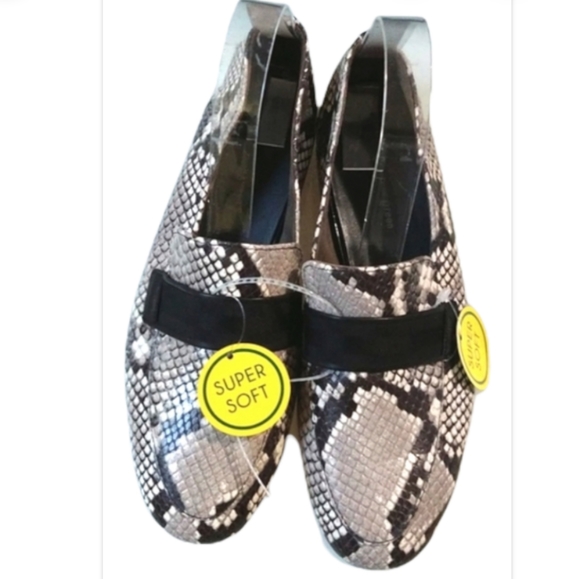 Paul Green Shoes - Paul Green Snake Embossed Etchleder Loafers